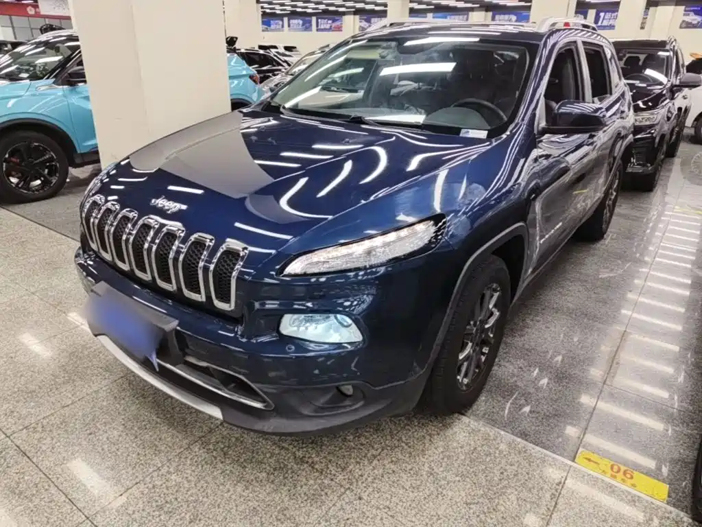 Jeep Cherokee — фото 2
