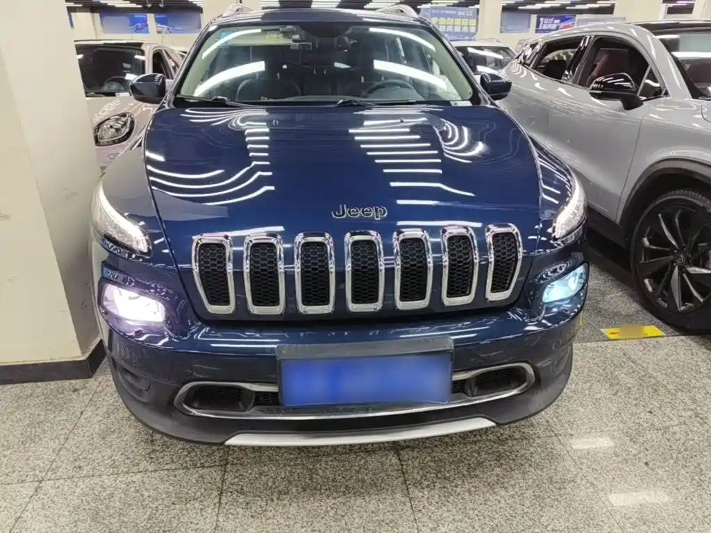 Jeep Cherokee — фото 3