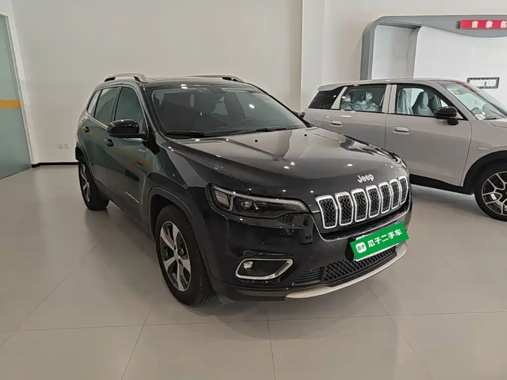 Jeep Cherokee — фото 4