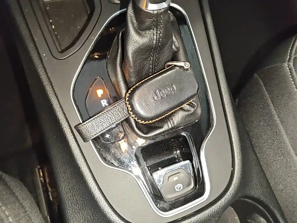 Jeep Cherokee — фото 9