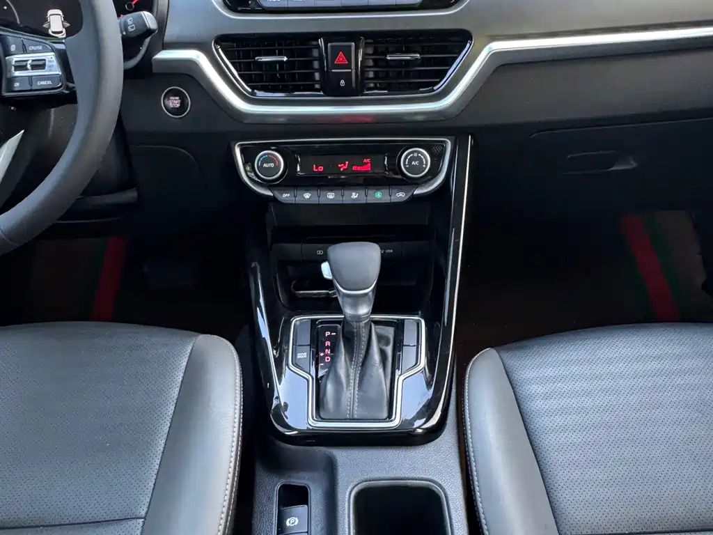 Kia Sportage — фото 15