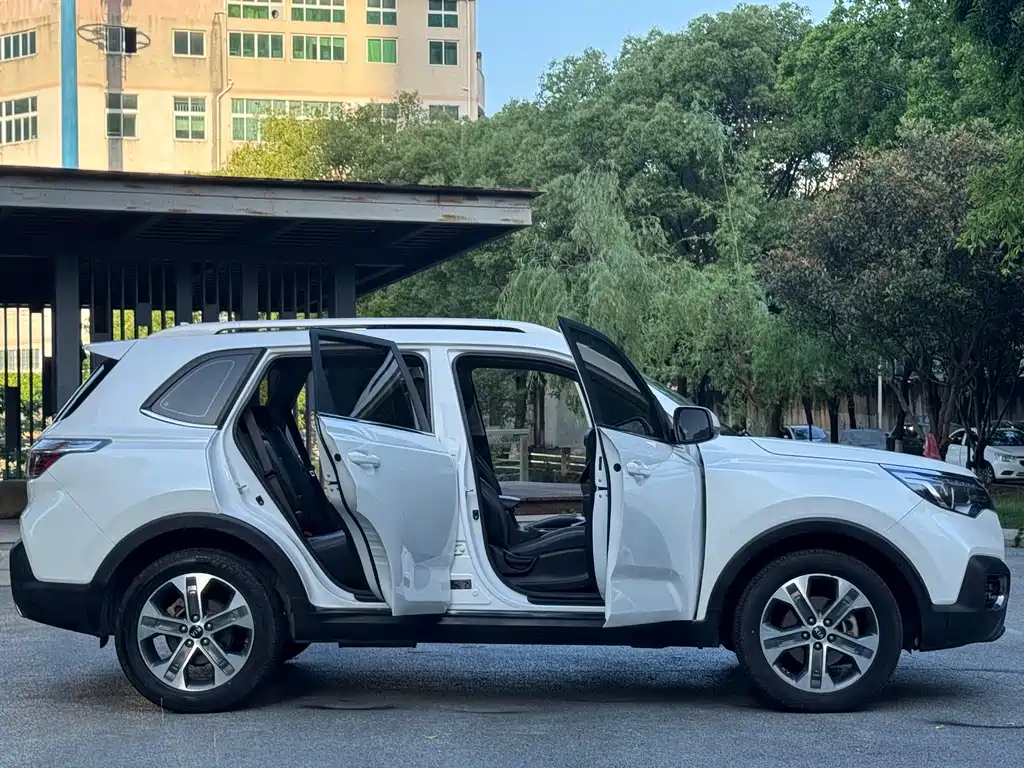 Kia Sportage — фото 8