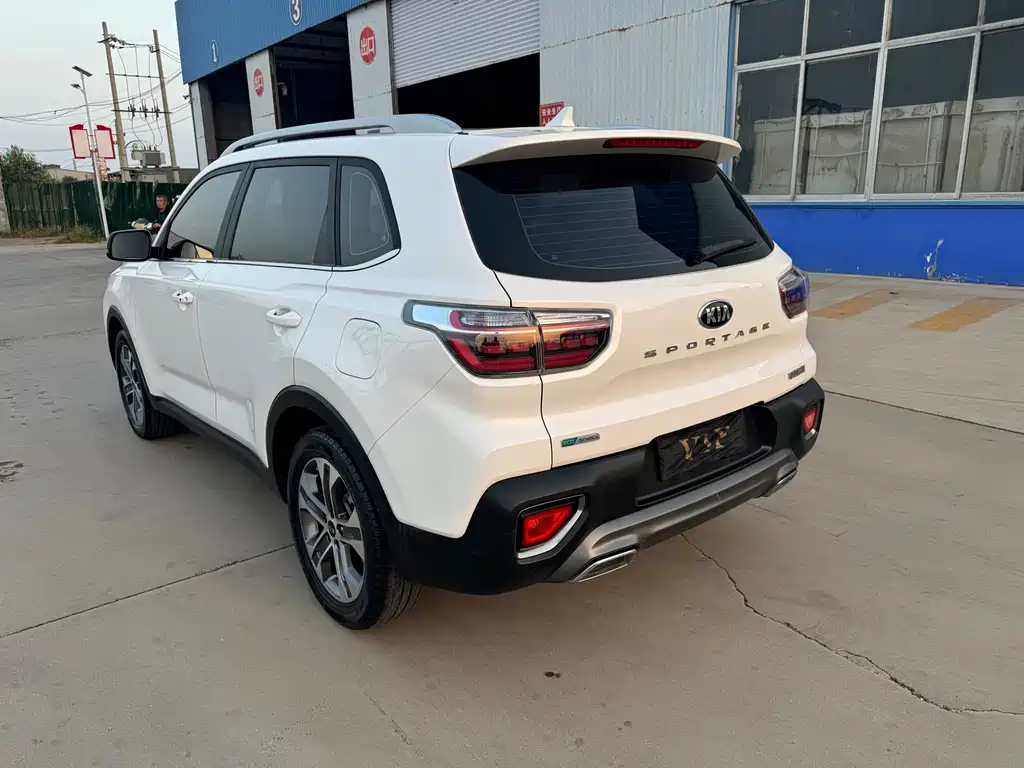 Kia Sportage — фото 7