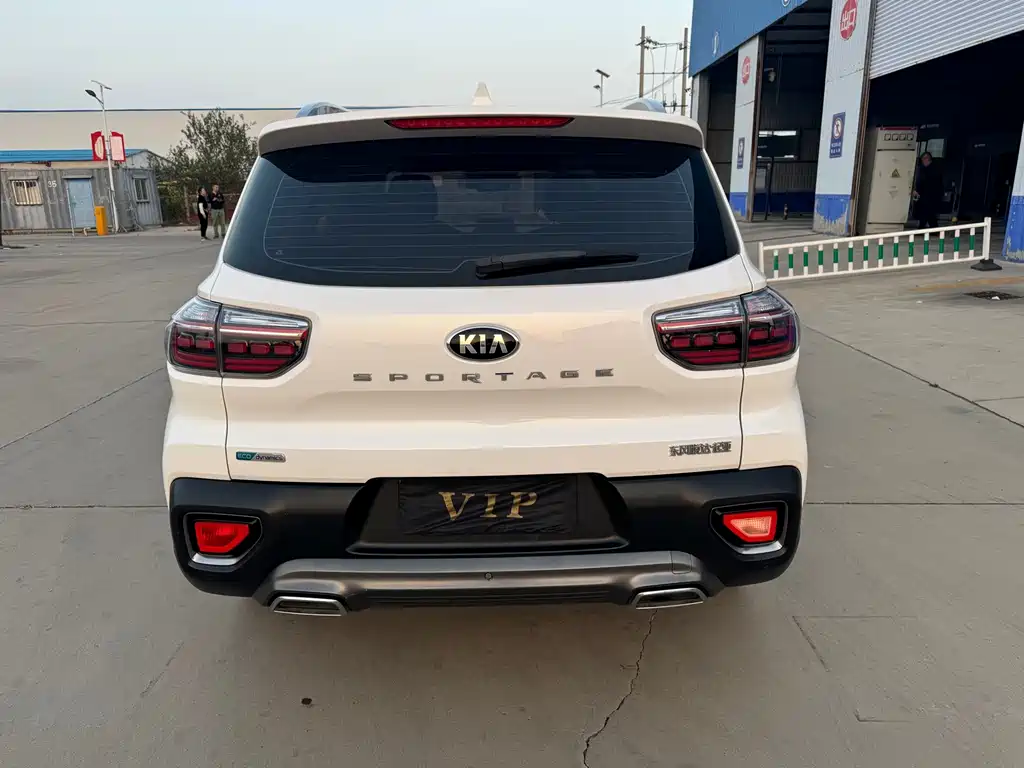 Kia Sportage — фото 9