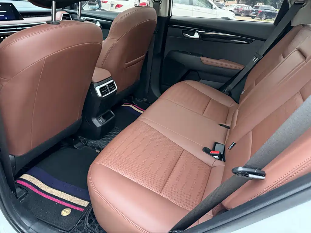 Kia Sportage — фото 8