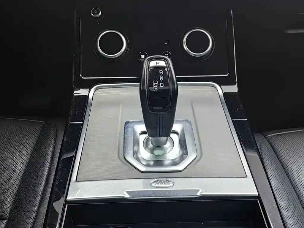 Land Rover Evoque — фото 13