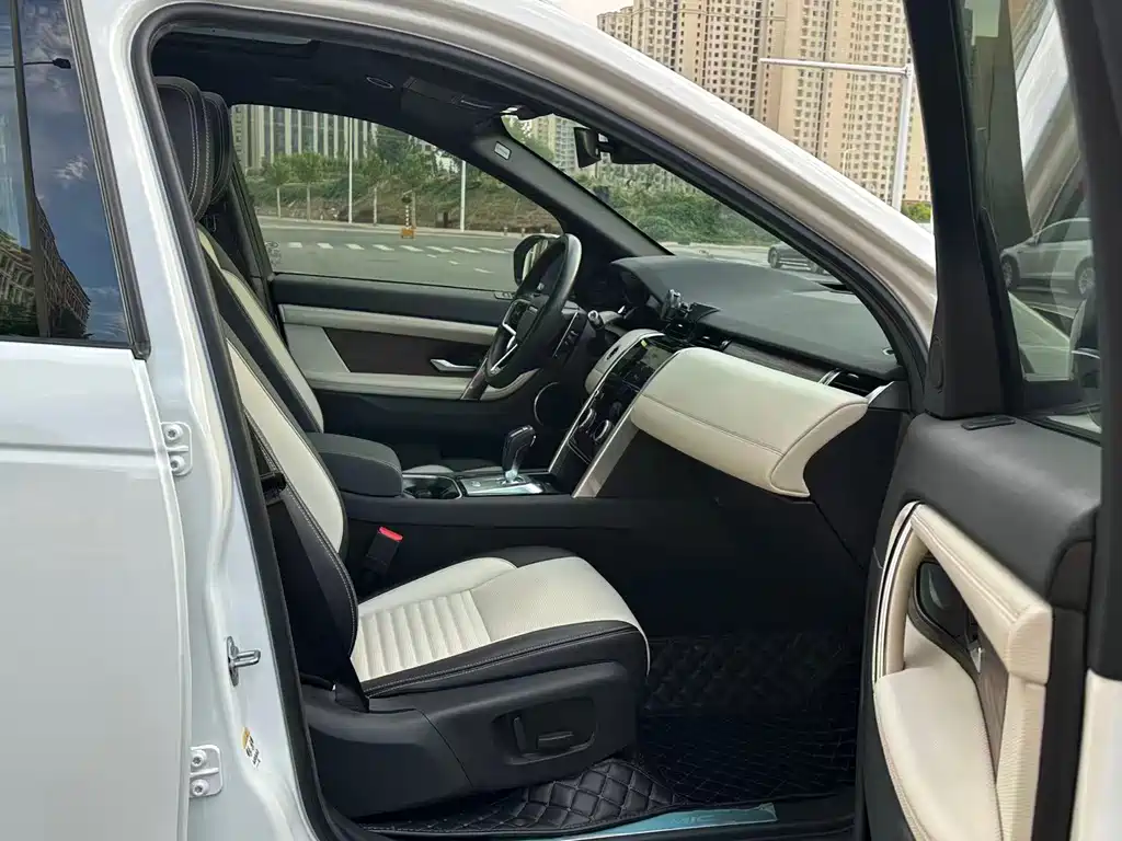 Land Rover Discovery Sport — фото 11
