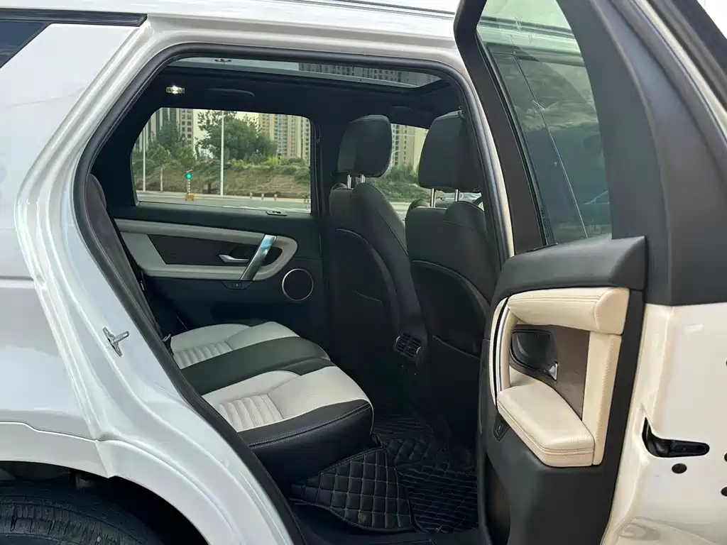Land Rover Discovery Sport — фото 10
