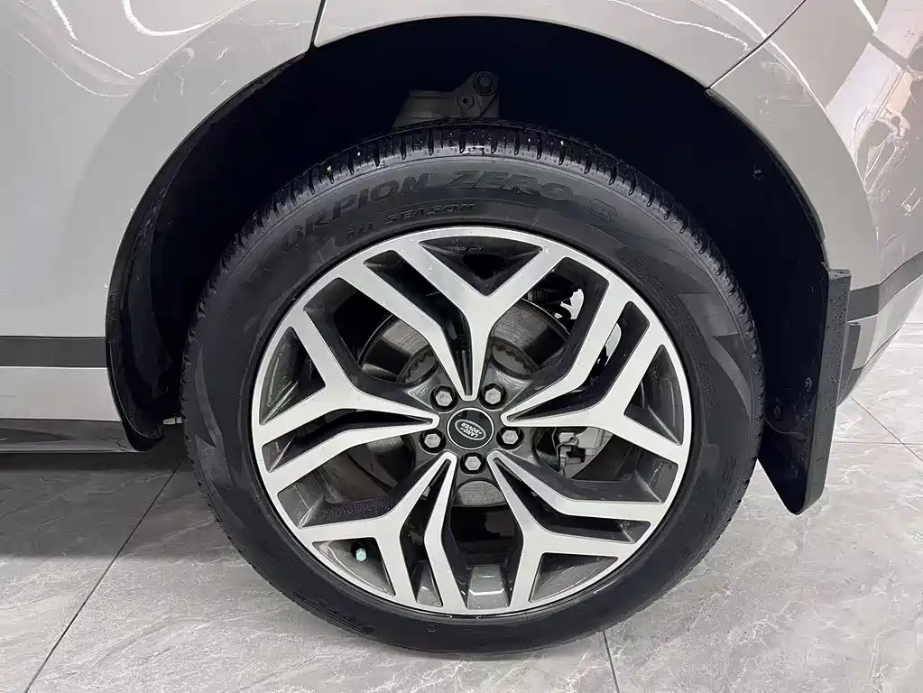 Land Rover Evoque — фото 25