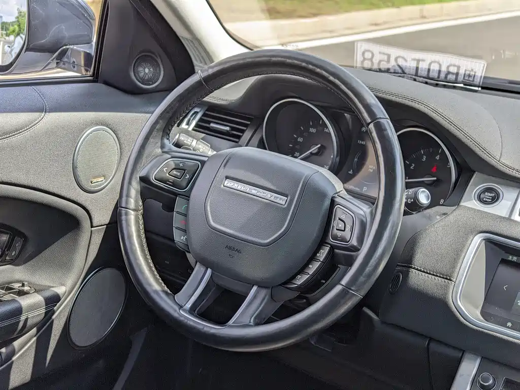 Land Rover Evoque — фото 6