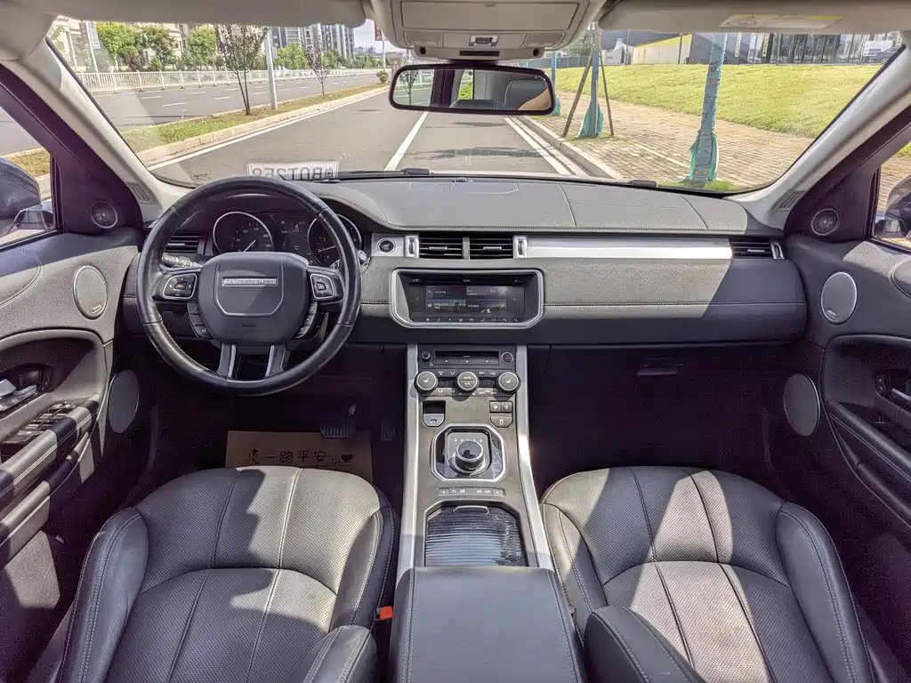 Land Rover Evoque — фото 8