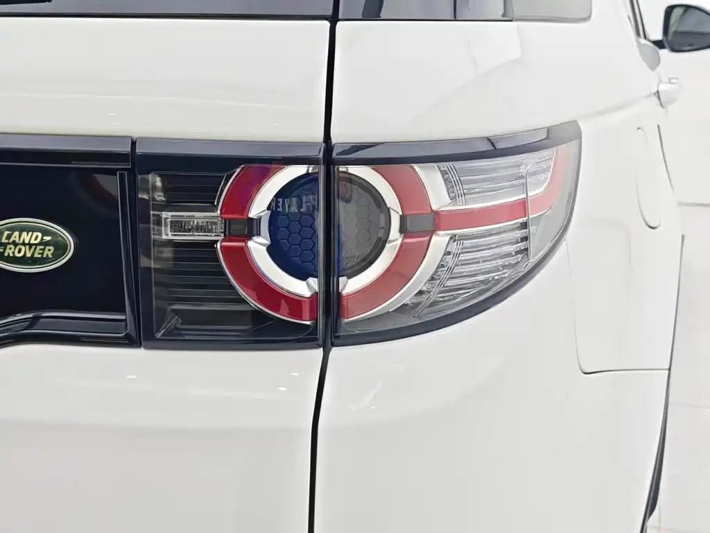 Land Rover Discovery Sport — фото 19