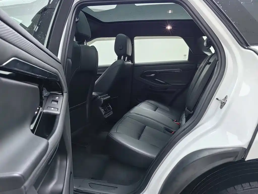 Land Rover Evoque — фото 15