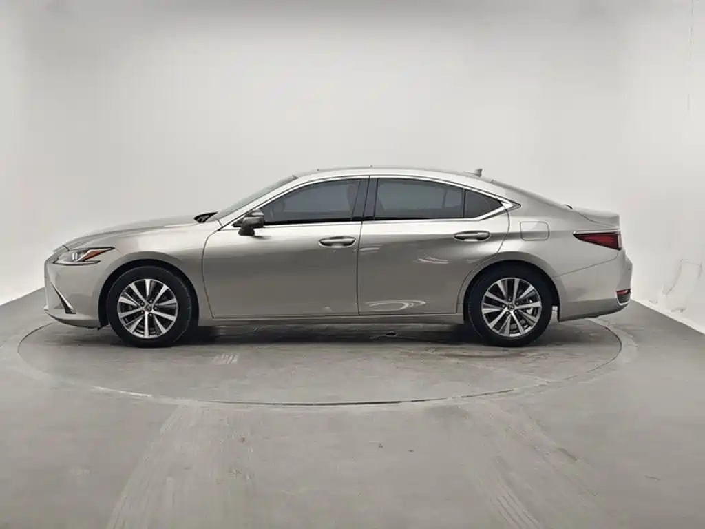 Lexus ES — фото 2