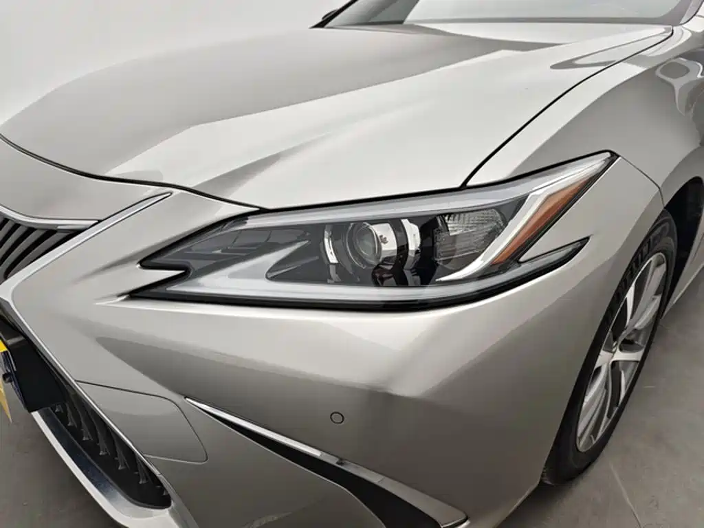 Lexus ES — фото 14