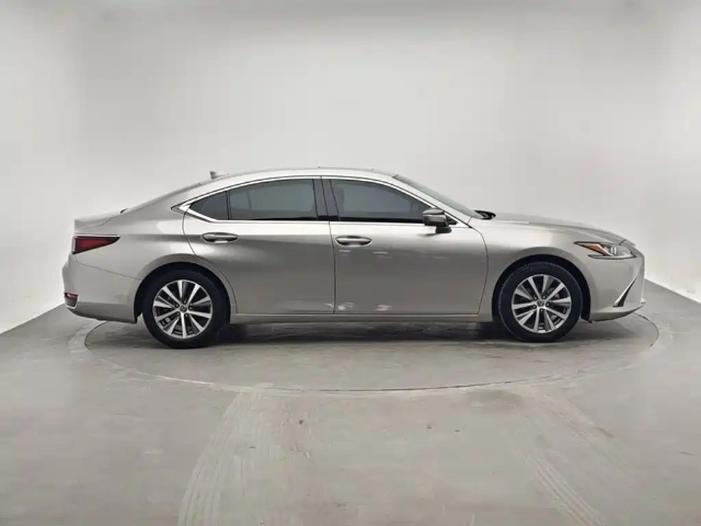 Lexus ES — фото 3