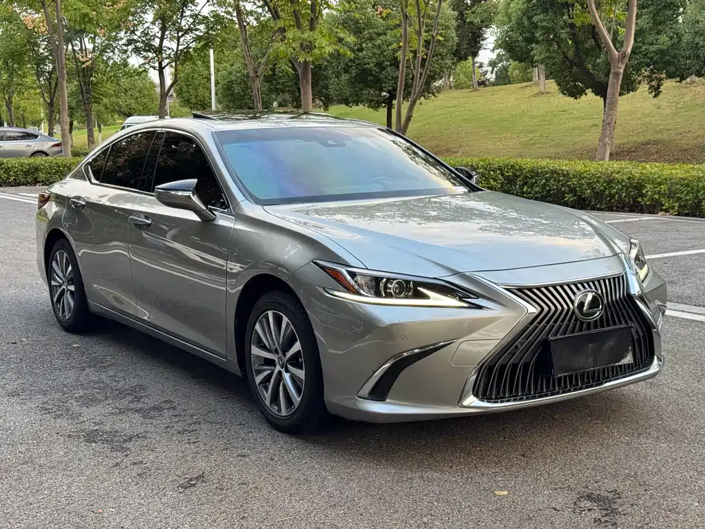 Lexus ES — фото 3