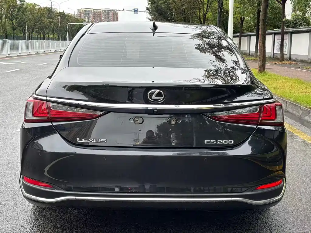 Lexus ES — фото 5