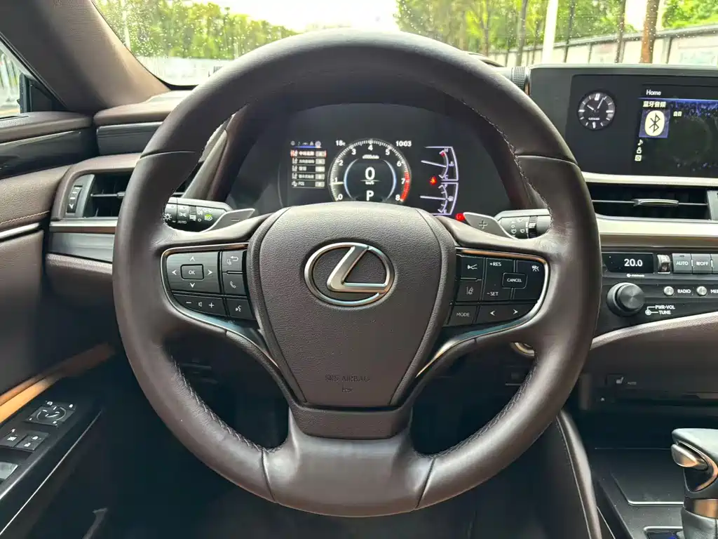 Lexus ES — фото 9