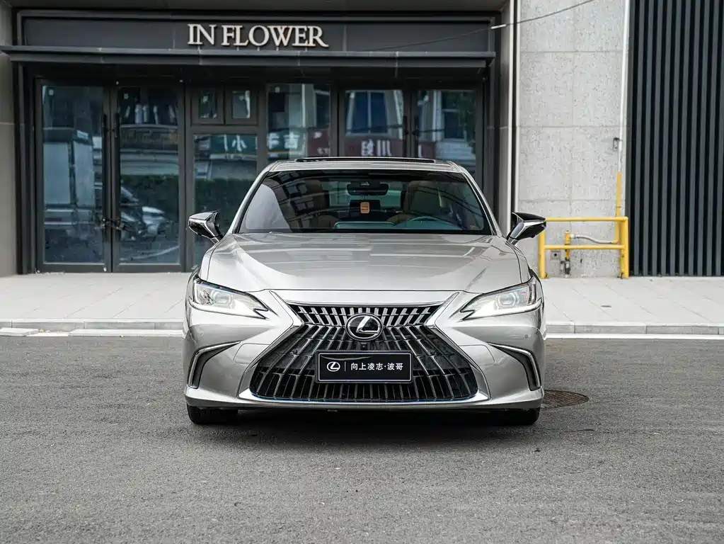 Lexus ES — фото 2
