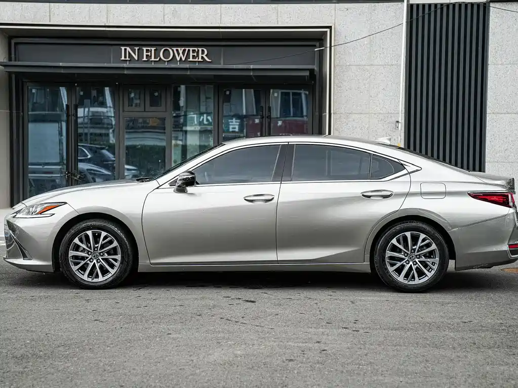 Lexus ES — фото 7