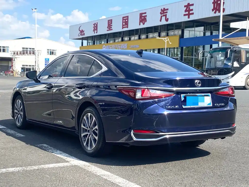 Lexus ES — фото 4