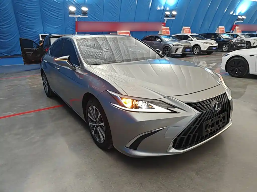 Lexus ES — фото 4