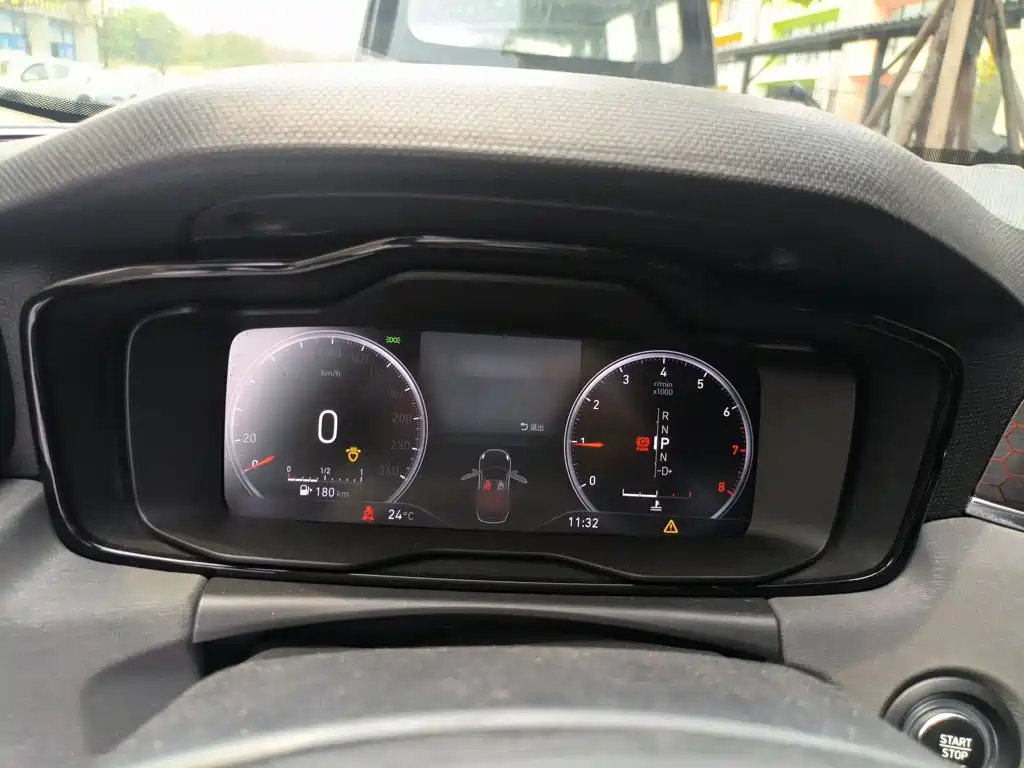 Lynk & Co 02 — фото 4