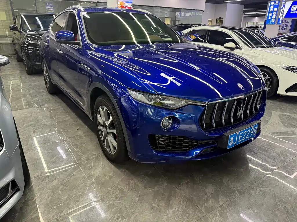 Maserati Levante — фото 3