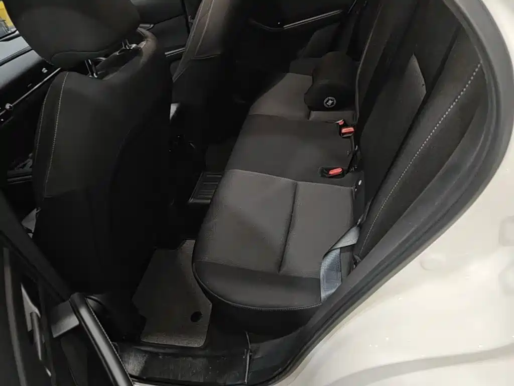 Mazda CX-30 EV — фото 17