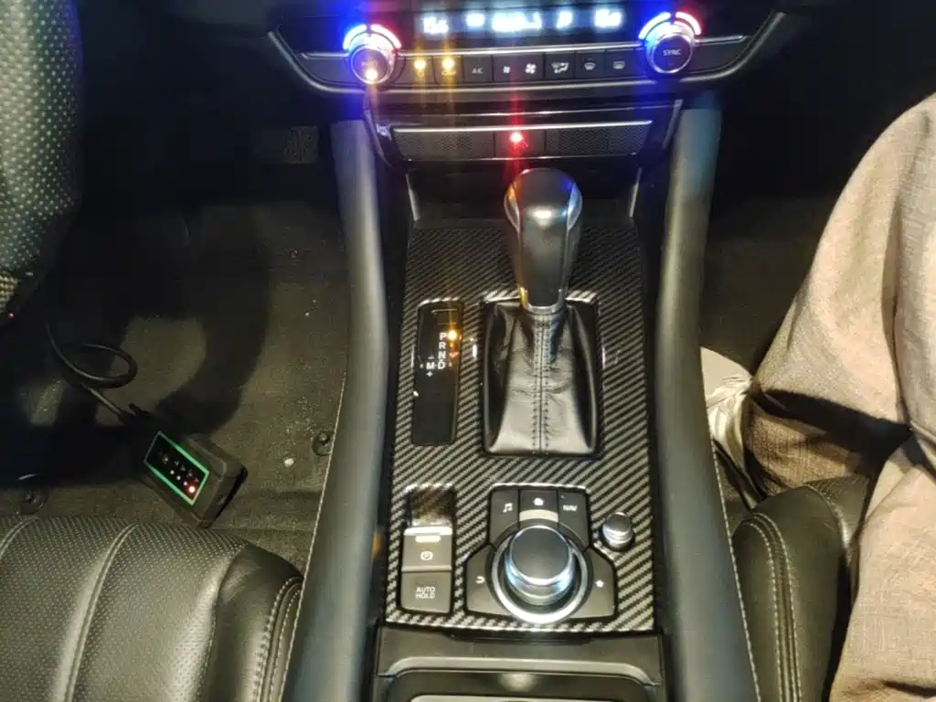 Mazda Atenza — фото 10
