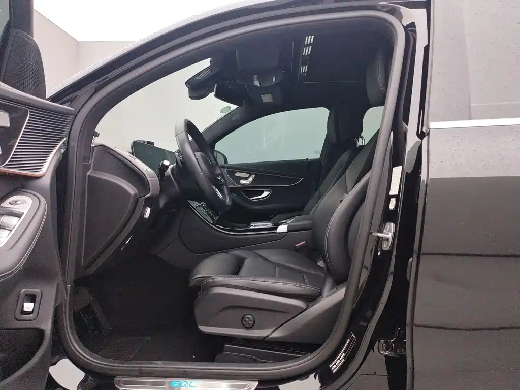 Mercedes-Benz EQC — фото 10