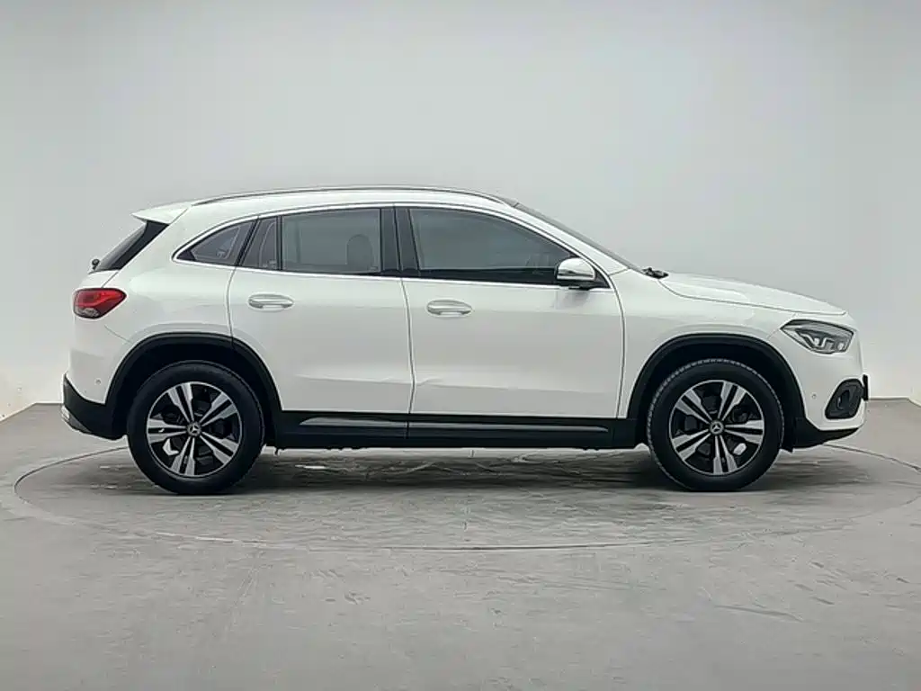 Mercedes-Benz GLA — фото 3
