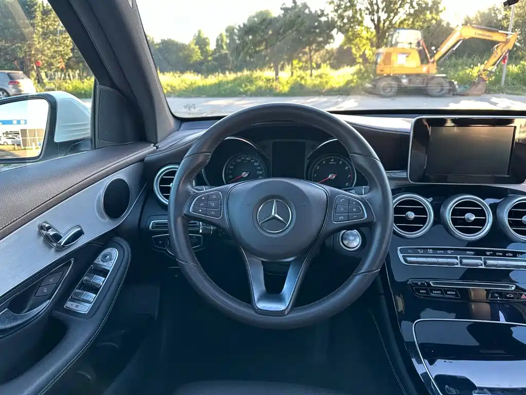 Mercedes-Benz GLC — фото 19