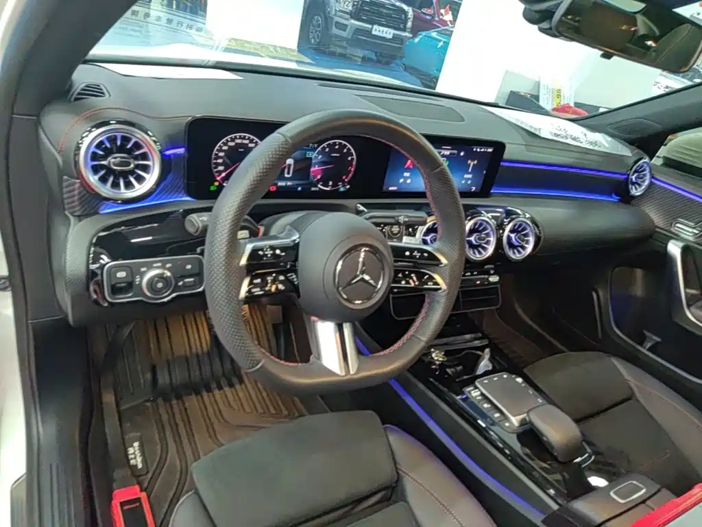 Mercedes-Benz A-Class — фото 10