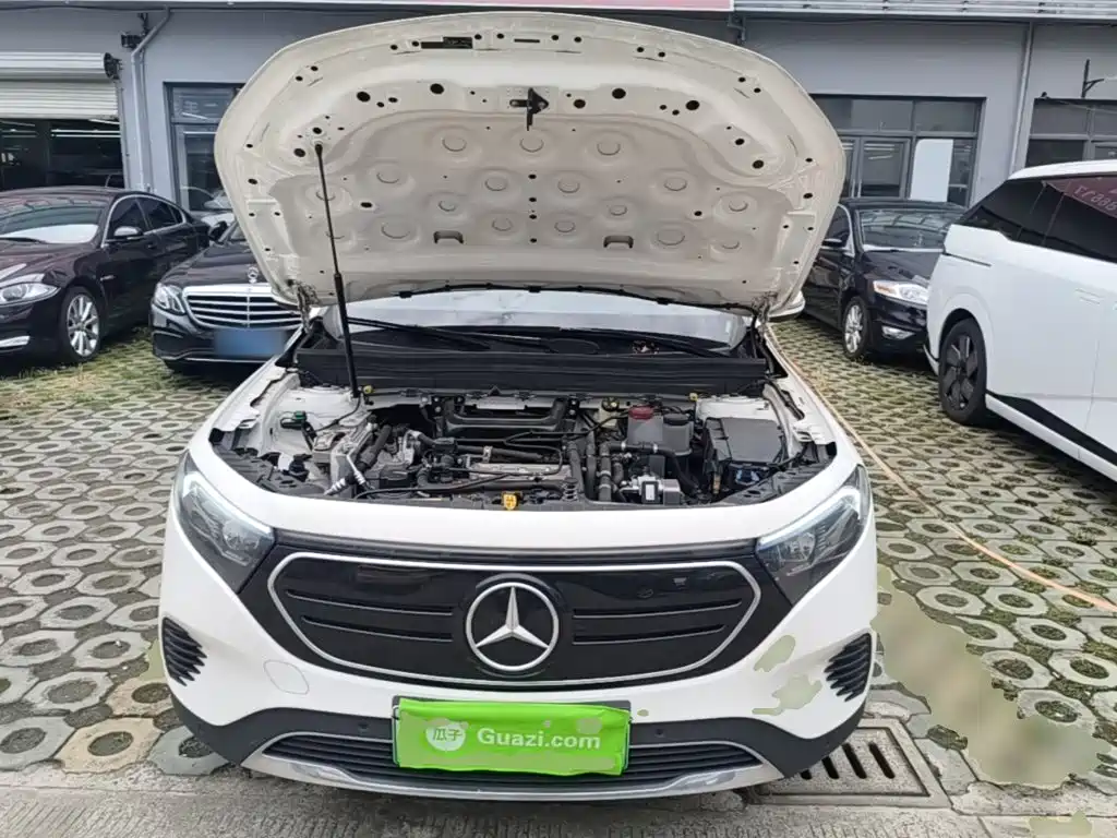 Mercedes-Benz EQB — фото 13
