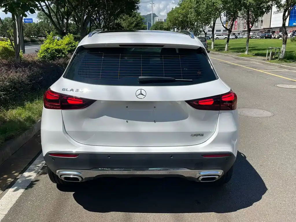 Mercedes-Benz GLA — фото 10