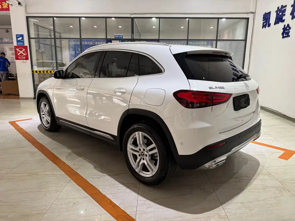 Mercedes-Benz GLA — фото 6