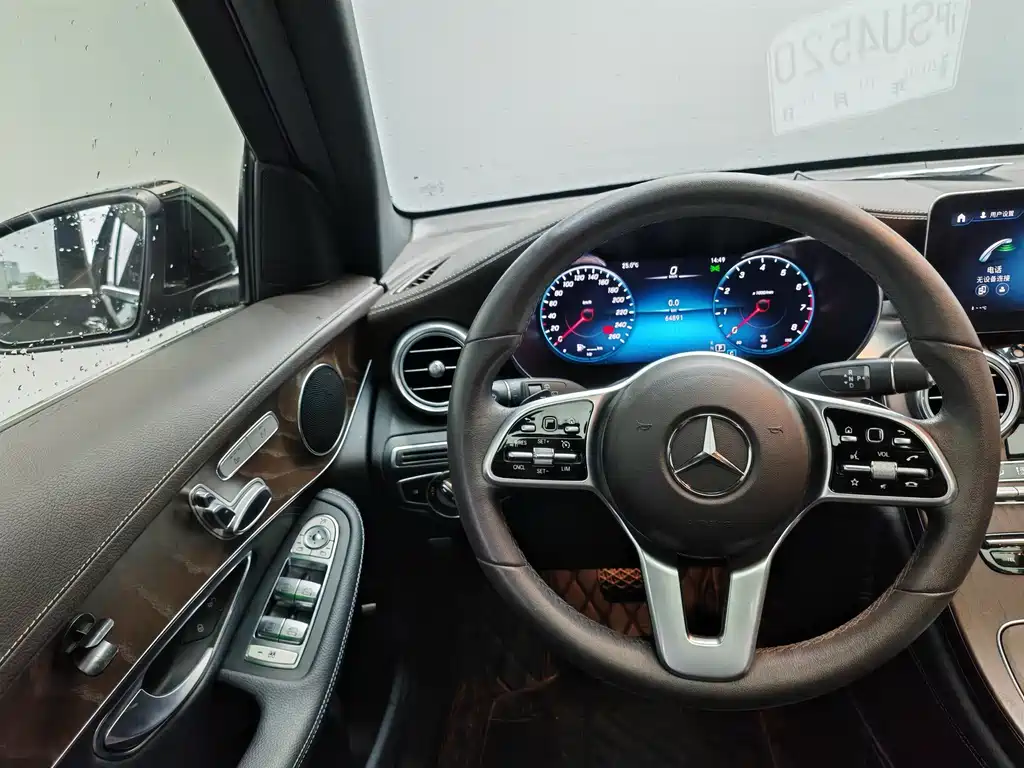 Mercedes-Benz GLC — фото 9