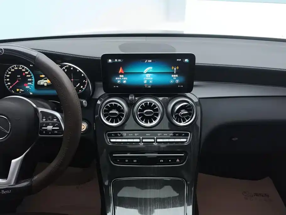 Mercedes-Benz GLC — фото 13