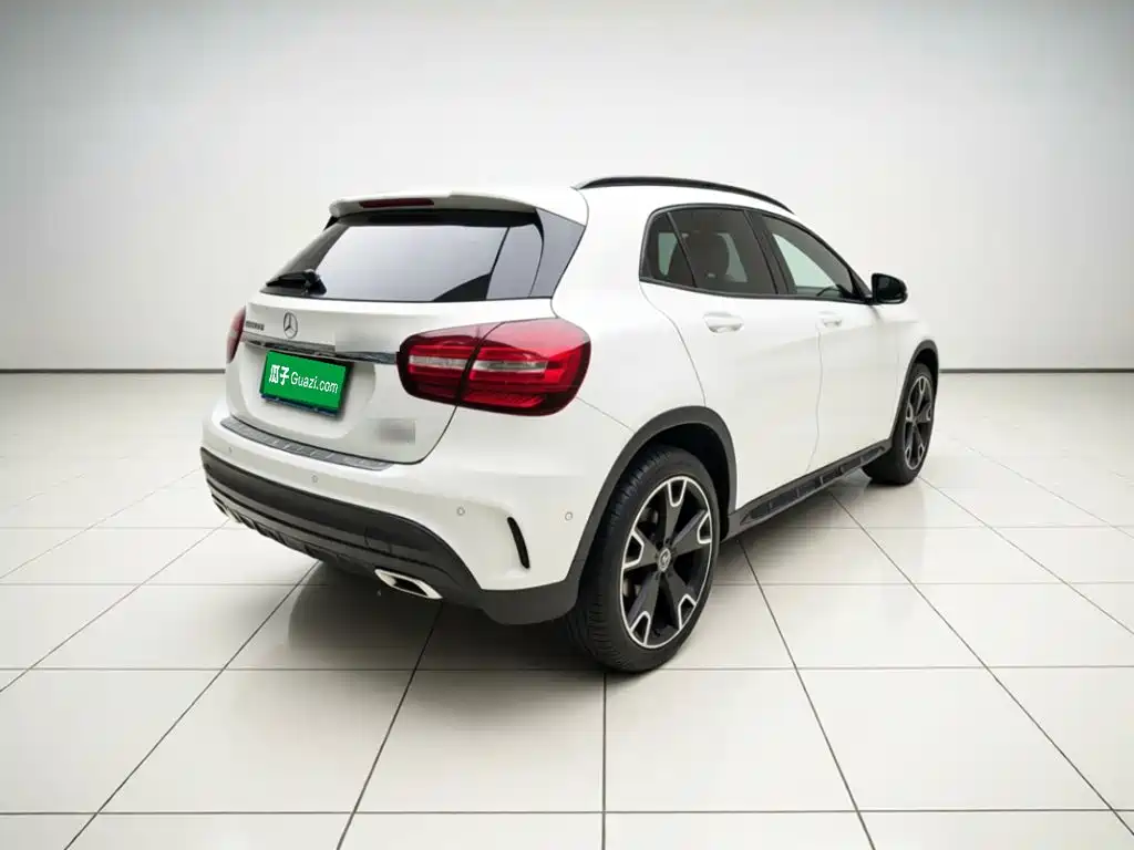 Mercedes-Benz GLA — фото 6