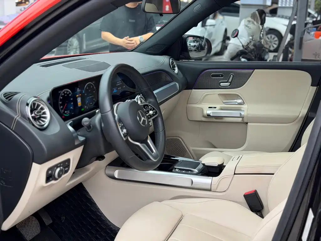 Mercedes-Benz EQB — фото 10