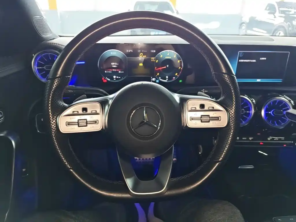 Mercedes-Benz CLA (Import) — фото 11