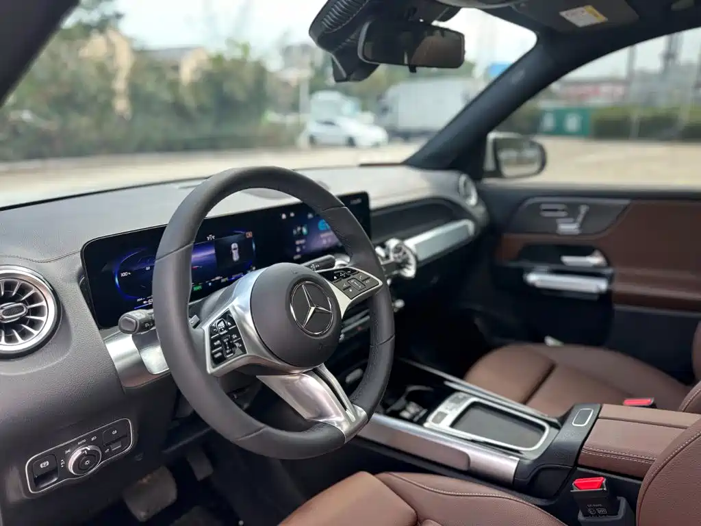 Mercedes-Benz EQB — фото 14