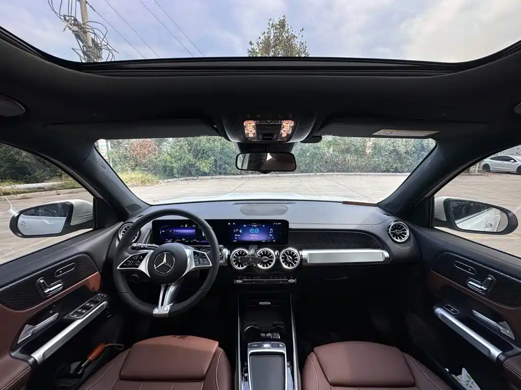 Mercedes-Benz EQB — фото 15