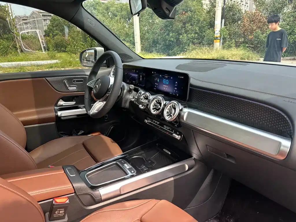 Mercedes-Benz EQB — фото 19