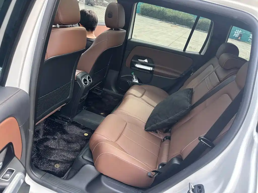 Mercedes-Benz EQB — фото 10