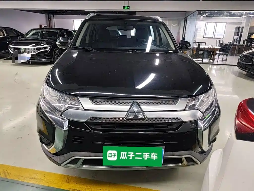 Mitsubishi Outlander — фото 3