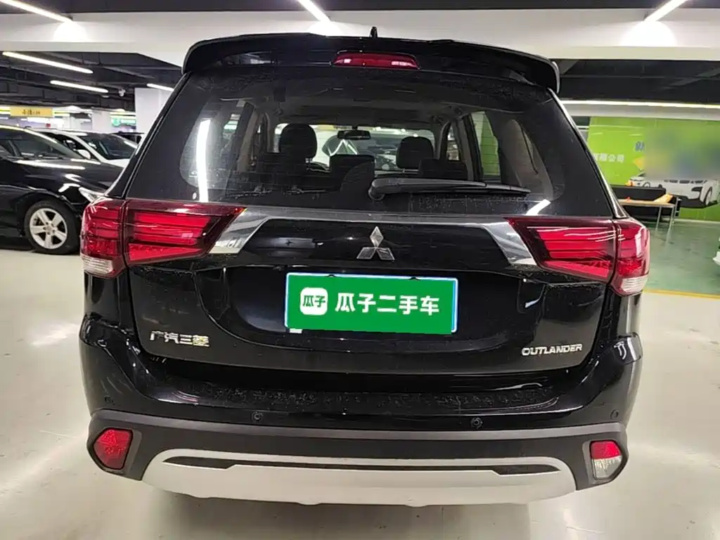 Mitsubishi Outlander — фото 6