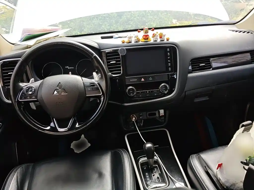 Mitsubishi Outlander — фото 5